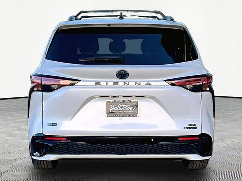 Used 2023 Toyota Sienna XSE image 5