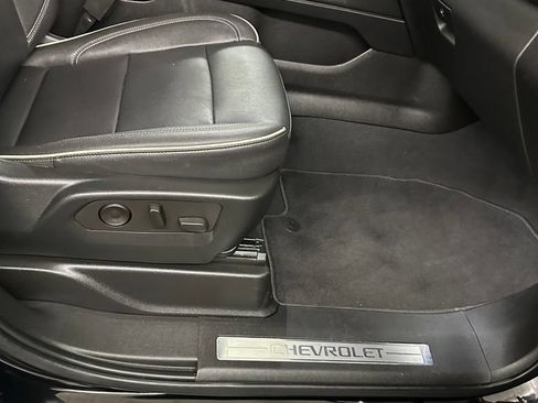 Used 2023 Chevrolet Tahoe Premier AWD/4WD image 46