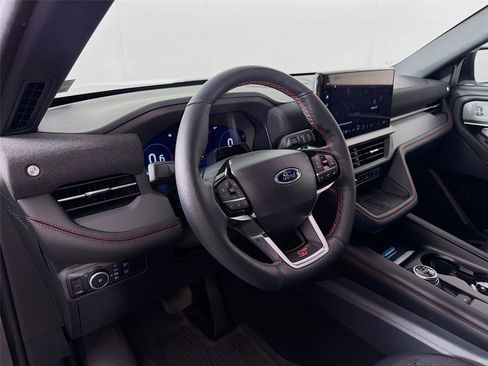 Used 2025 Ford Explorer ST AWD/4WD image 16