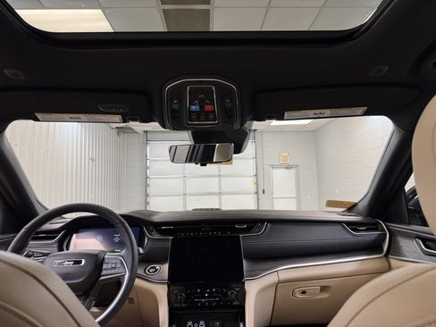 Used 2025 Jeep Grand Cherokee Limited 4xe w/ Luxury Tech Group II image 22