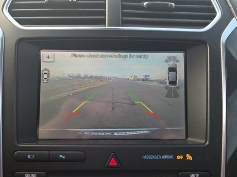 Used 2019 Ford Explorer Limited w/ Ford Safe & Smart Package FWD image 33