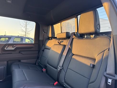 New 2026 GMC Sierra 2500 Denali w/ Denali Reserve Package AWD/4WD image 33