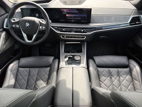 Used 2024 BMW X5 xDrive40i w/ Premium Package AWD/4WD image 4