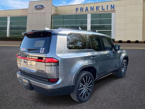 Used 2025 Lexus GX 550 w/ Accessory Package (2T) image 7