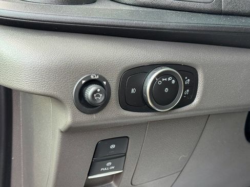 Used 2023 Ford E-Transit Low Roof image 23