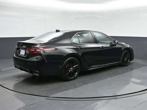 Used 2022 Toyota Camry XSE image 7