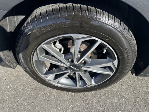 Used 2024 Kia Forte LXS image 26