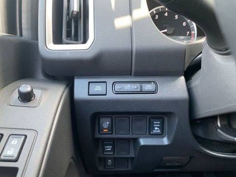 Used 2025 Nissan Frontier SV w/ SV Convenience Package RWD image 20