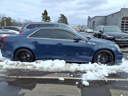 Used 2009 Cadillac CTS V image 3