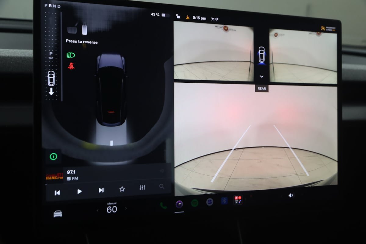 Used 2026 Tesla Model Y AWD image 11