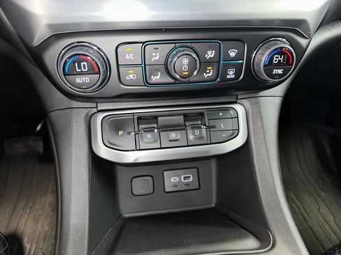 Used 2023 GMC Acadia SLE w/ Driver Convenience Package image 13