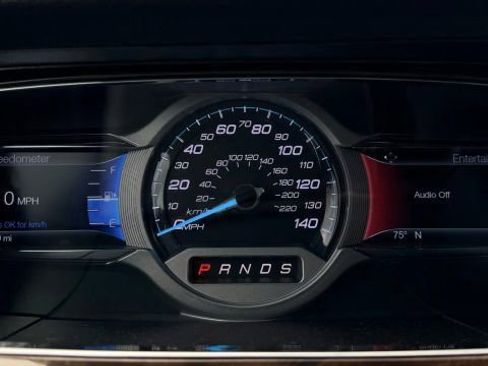 Used 2019 Ford Taurus Limited image 32