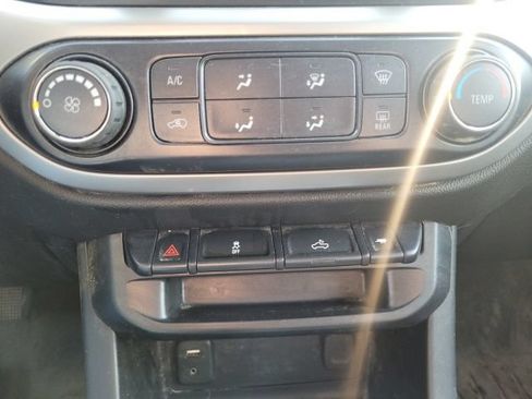 Used 2018 Chevrolet Colorado LT w/ LT Convenience Package AWD/4WD image 14