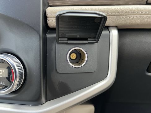 Used 2023 Ford Expedition Max Limited image 41