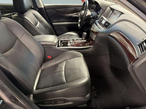 Used 2016 INFINITI Q70 L 3.7 RWD image 24