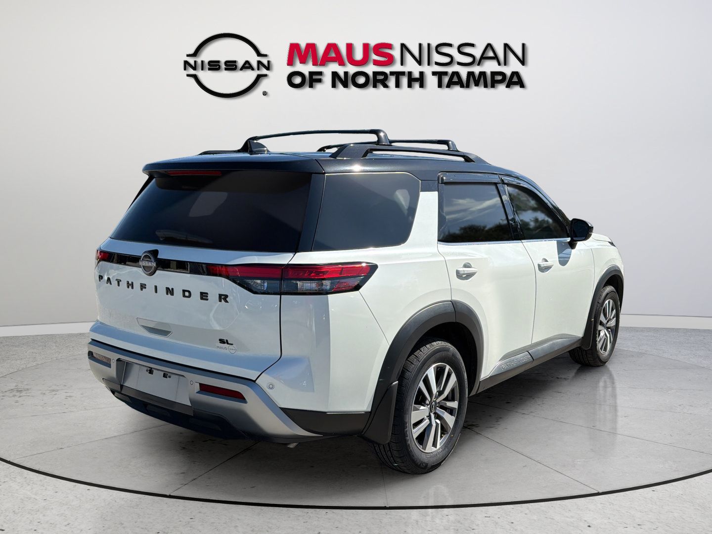 Used 2023 Nissan Pathfinder SL w/ Black Appearance Package FWD image 12