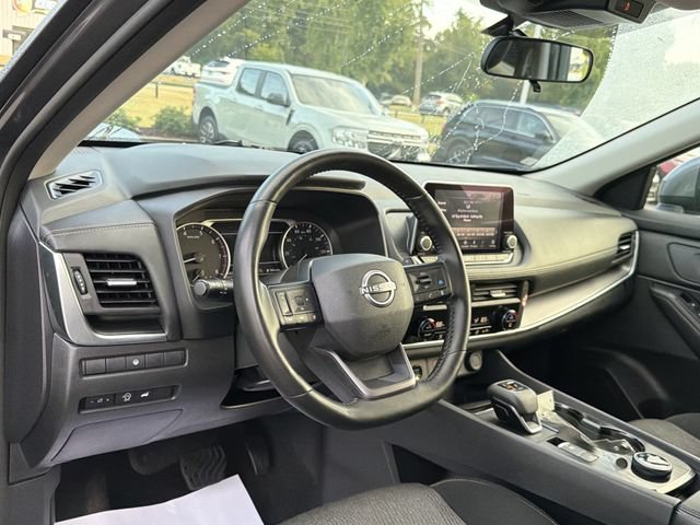 Used 2025 Nissan Rogue SV AWD/4WD image 10