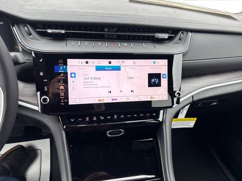 New 2026 Jeep Grand Cherokee Limited w/ Limited Altitude Package image 16