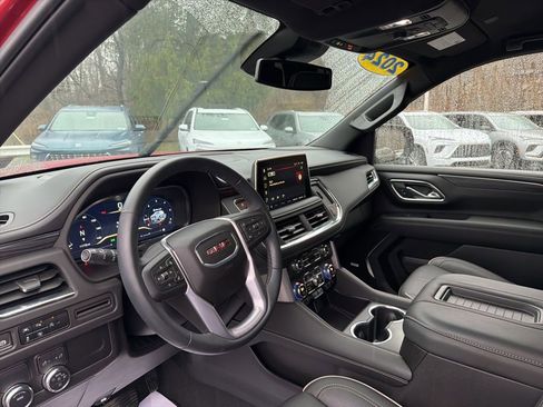 Used 2024 GMC Yukon SLT w/ SLT Luxury Package RWD image 18