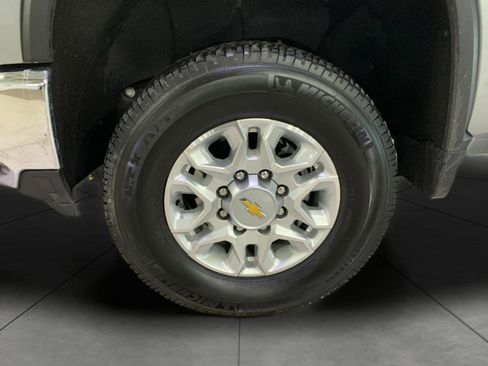 Used 2025 Chevrolet Silverado 3500 W/T w/ Z71 Off-Road Package image 3