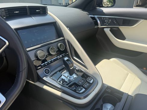 Used 2020 Jaguar F-TYPE Convertible RWD image 14