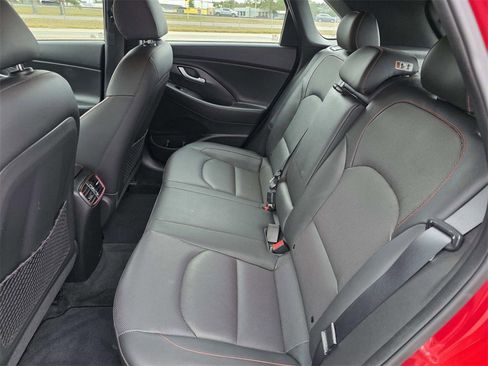 Used 2018 Hyundai Elantra GT Sport image 7