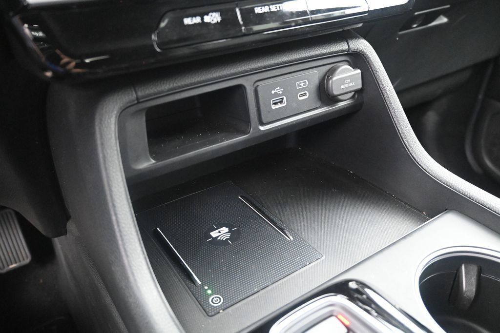 Used 2025 Honda Pilot Touring image 27