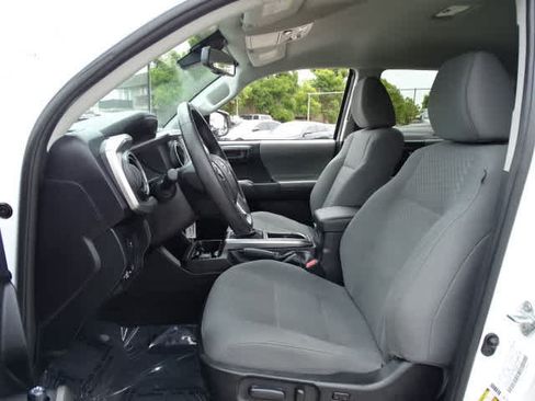 Certified 2021 Toyota Tacoma SR5 RWD image 17