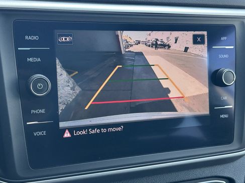 Used 2021 Volkswagen Atlas Cross Sport SE w/ Panoramic Sunroof Package FWD image 18