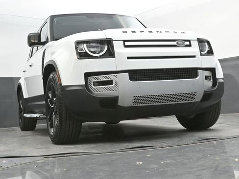 Used 2021 Land Rover Defender 110 S image 32