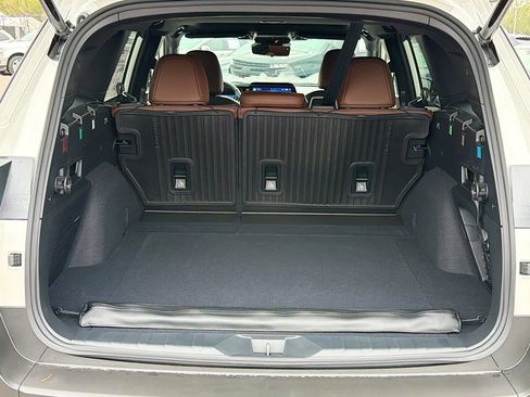 New 2026 Subaru Outback Touring image 11