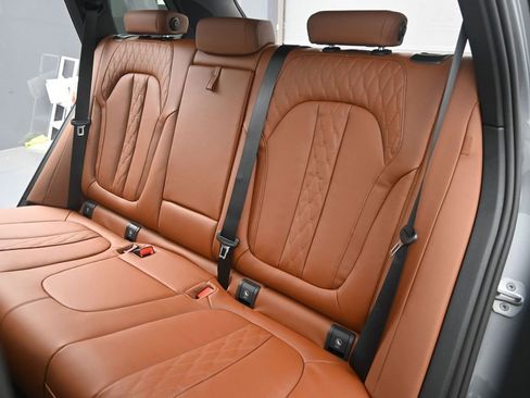 Used 2026 BMW X5 xDrive50e w/ Premium Package image 35