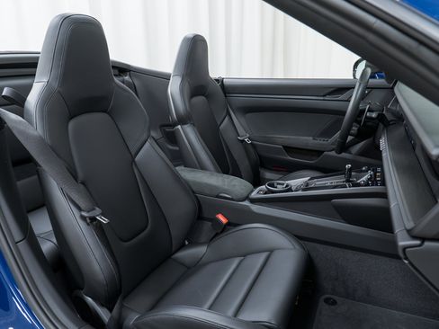 Certified 2022 Porsche 911 Carrera 4 GTS image 28