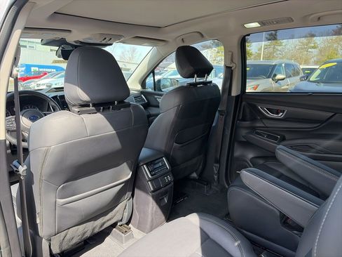 Used 2023 Subaru Ascent Limited w/ Technology Package AWD/4WD image 15