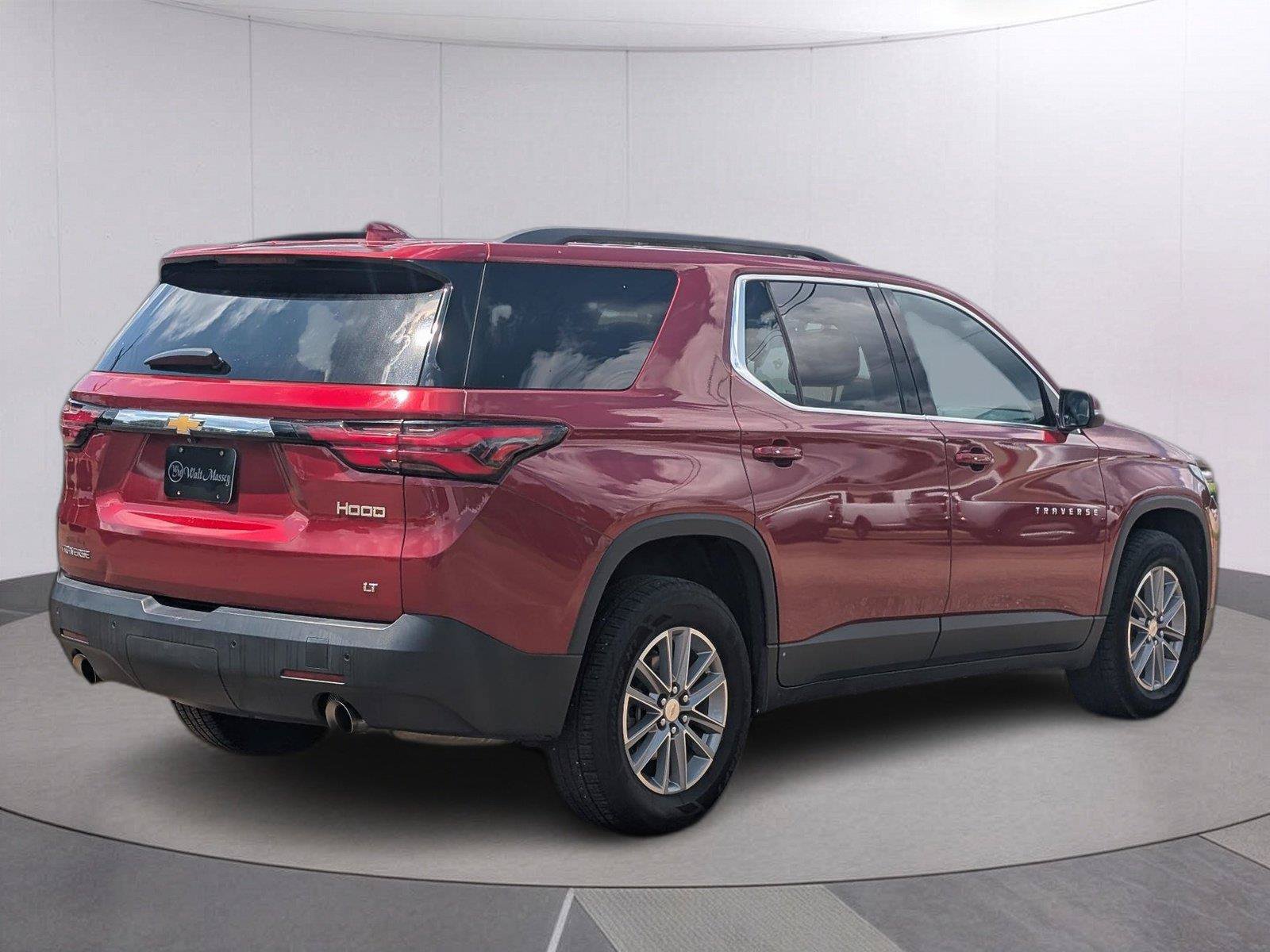 Used 2023 Chevrolet Traverse LT FWD image 5