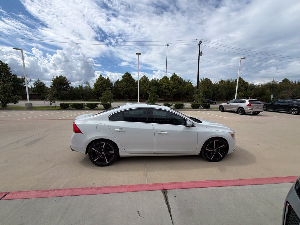 Used 2016 Volvo S60 T5 R-Design FWD image 4