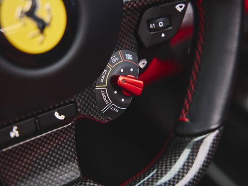 Used 2021 Ferrari 812 GTS image 22