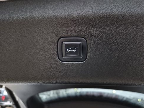 Certified 2022 Buick Enclave Avenir w/ Avenir Technology Package image 11