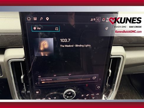Used 2025 GMC Yukon XL Elevation w/ Elevation Premium Package AWD/4WD image 28