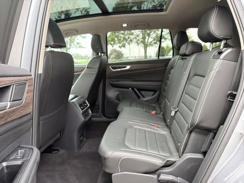 Used 2024 Volkswagen Atlas SEL AWD/4WD image 13