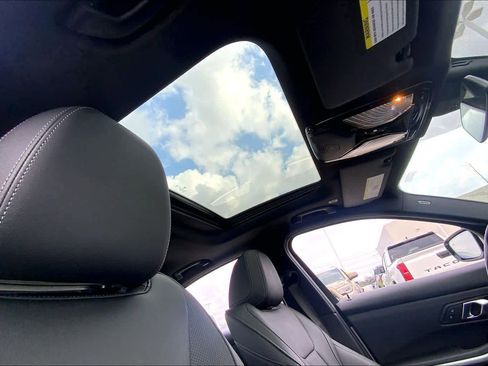 Used 2024 BMW 330i Sedan image 14