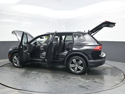 Used 2021 Volkswagen Tiguan SE AWD/4WD image 48