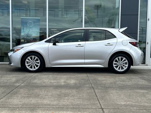 Used 2026 Toyota Corolla SE FWD image 6