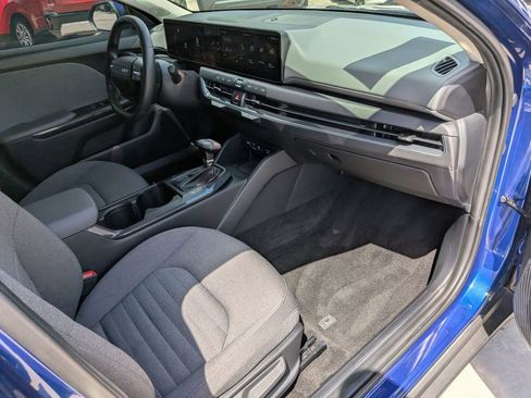 Certified 2025 Kia K4 GT-Line Turbo FWD image 12