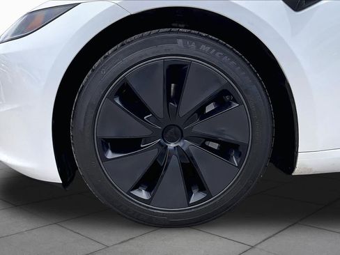 Used 2025 Tesla Model 3 Long Range RWD image 9