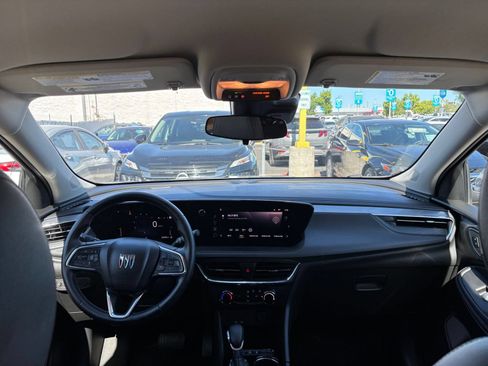 Used 2025 Buick Encore GX Preferred AWD/4WD image 31