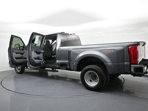 Used 2025 Ford F350 XLT image 26