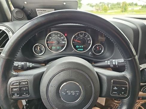 Used 2012 Jeep Wrangler Unlimited Sahara w/ Dual Top Group AWD/4WD image 22