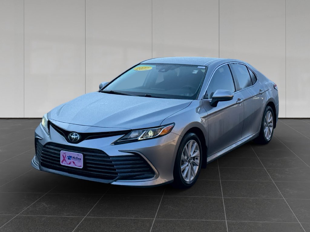 Used 2022 Toyota Camry LE FWD image 1