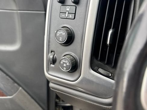 Used 2017 GMC Sierra 1500 SLT w/ SLT Preferred Package AWD/4WD image 14